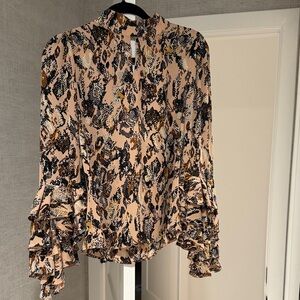 Women's Snake Print Ruffle Sleeve Top size Medium